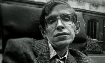 Ảnh: Thiên tài vật lý lý thuyết và vũ trụ học Stephen Hawking qua đời ở tuổi 76 hôm 14/3. (Ảnh: News.com.au)