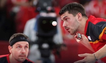 Cây vợt huyền thoại Timo Boll (trái) cùng đồng đội đã có mặt trong trận chung kết Olympic Tokyo