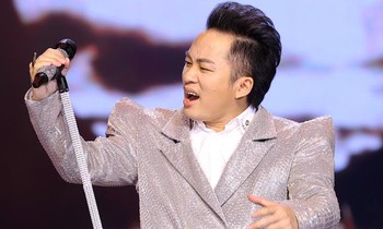 Showbiz 28/11: Tùng Dương kể về ấu thơ xa cha mẹ chục năm, bộc lộ năng khiếu từ năm 4 tuổi