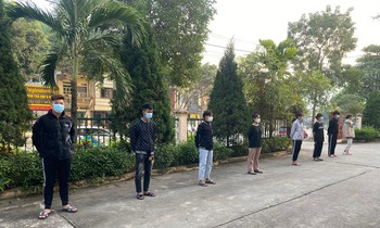 Triệu tập 8 người trong vụ bé gái 12 tuổi bị đánh hội đồng