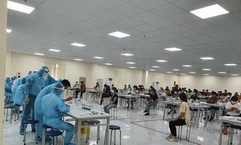 Diễn biến dịch ngày 16/5: Tăng vọt ca mắc ở ổ dịch Bắc Giang, Điện Biên đình chỉ 3 cán bộ