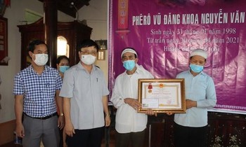 Truy tặng Huân chương dũng cảm của Chủ tịch nước cho sinh viên Nguyễn Văn Nhã