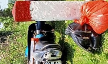 Điều khiển xe máy đâm cọc tiêu bên đường, hai thanh niên thương vong
