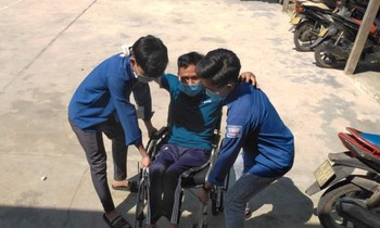 Thousands of Ha Tinh youth help voters cast ballots