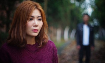 Thanh Hương bị đánh đập, hiếp dâm tập thể trong phim "Quỳnh búp bê"
