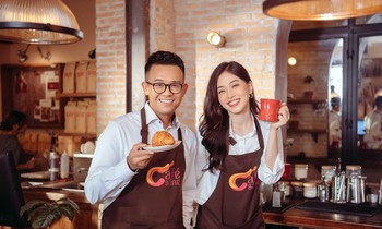 Á hậu Phương Nga và MC Đức Bảo trong “Café sáng” trên VTV3. Ảnh: VTV