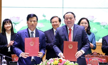 Lễ bàn giao ghế Bộ trưởng VHTTDL
