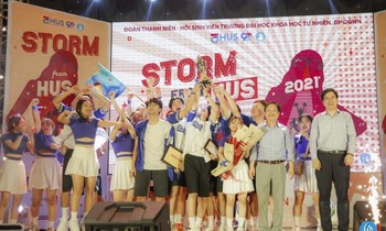 8 đội thi mang đến những tiết mục bùng nổ tại đêm thi “Storm from HUS” 2021