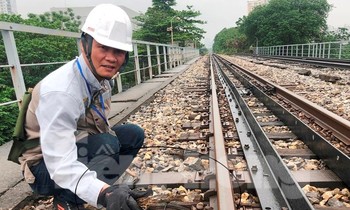 Hệ thống đường sắt quốc gia đi qua Hà Nội xuống cấp thê thảm