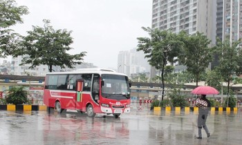 Xe khách Hà Nội vẫn đang "tê liệt"