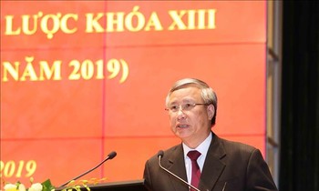 Thường trực Ban Bí thư Trần Quốc Vượng phát biểu tại hội nghị (ảnh TTXVN)