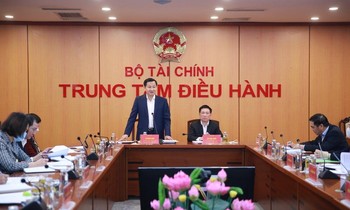 Phó Thủ tướng Lê Minh Khái và đoàn kiểm tra làm việc với Bộ Tài chính.