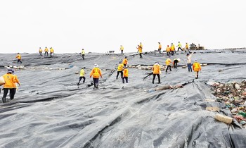 Hàng triệu tấn rác chôn lấp, TPHCM tìm cách xử lý ra sao?