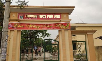 Vụ nữ sinh Hưng Yên bị đánh hội đồng: Tạm dừng hiệu trưởng 15 ngày 