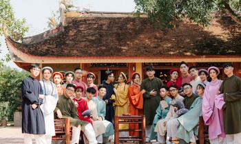 D2K61 Nguyễn Huệ: Ngược dòng thời gian với bộ ảnh kỷ yếu cổ phục Việt Nam