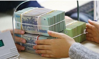 Trong thời gian phong tỏa, Hiệp hội Ngân hàng Việt Nam đề xuất cho phép khách hàng có khoản nợ đến hạn (gốc và/hoặc lãi) tạm hoãn, dời thời hạn trả nợ tới sau thời gian đáo hạn