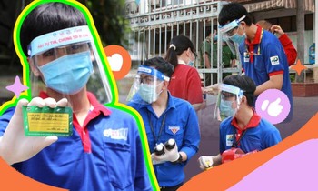 Đội Tiếp sức mùa thi: "Nạp đường" cho sĩ tử bằng thư tay, dẫu nắng hay mưa vẫn hết mình