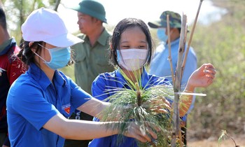 Tien Phong Marathon 2021 join hands for a green Vietnam