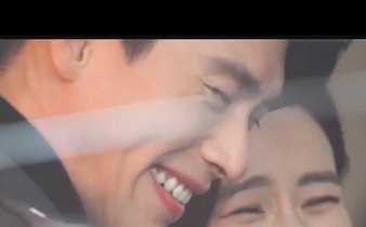 Son Ye Jin nhan sắc rạng ngời bên Hyun Bin nhưng lại bị netizens “soi” ra chi tiết kỳ lạ