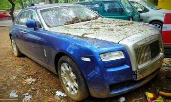Rolls-Royce siêu sang bị bỏ rơi tại Ấn Độ