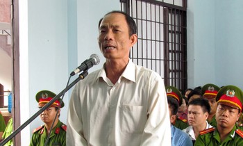Bị cáo Nguyễn Thành Trung nói lời sau cùng trước khi HĐXX nghị án. Ảnh: Nguyễn Đình Quân