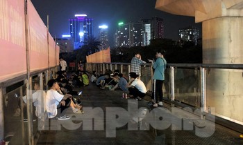 Cầu vượt, hầm đường bộ ngày ‘ế khách’, tối thành chốn hẹn hò
