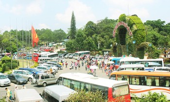 Xe tải lưu thông trên đường Trần Phú