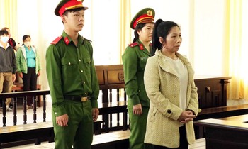 Bị cáo nghe Hội đồng xét xử tuyên án