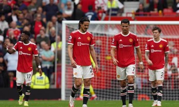 M.U vs Aston Villa 0-1: Bruno sút hỏng 11m, M.U thua trận đầu đau đớn