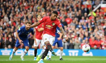 MU và Liverpool, đội nào được hưởng nhiều quả penalty hơn?