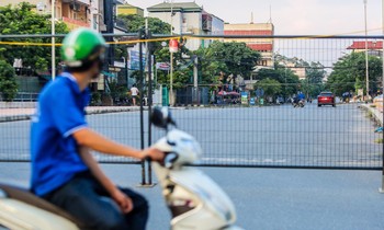 Dư luận từng băn khoăn với một số quyết định trong công tác phòng, chống dịch của thành phố Hà Nội. Ảnh: Duy Phạm
