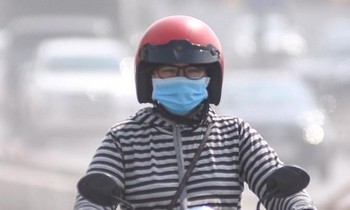 Miền Bắc chìm trong sương mù, mưa phùn