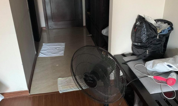 Phòng cách ly phải bật quạt Ảnh: N.L