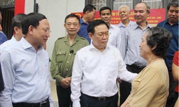 Chủ tịch Quốc hội Vương Đình Huệ thăm và làm việc tại Quảng Ninh