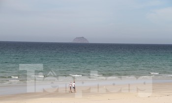 Bãi biển Bãi Dài thường xuất hiện những dòng nước xoáy rất nguy hiểm. Ảnh L.H