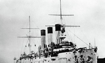 Con tàu Avrora (Rạng Đông).