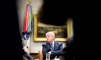 Tổng thống Mỹ Donald Trump trong cuộc họp hôm 11/1. Ảnh: NYT.