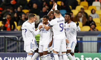 Hàng công thăng hoa trở lại, Real Madrid vùi dập chú lùn Đông Âu