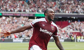 Antonio là người ghi bàn duy nhất giúp West Ham đánh bại Tottenham