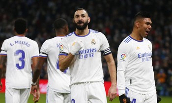 Benzema lại thăng hoa, Real Madrid cán mốc 10 trận thắng liên tiếp