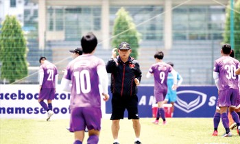 Công Phượng chỉ giữ vai phụ, ông Park cẩn trọng hay bảo thủ?