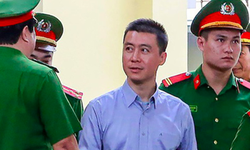 Phan Sào Nam tại tòa