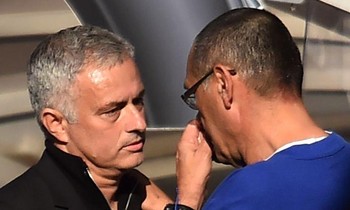 Maurizio Sarri bị đánh giá "lỗi thời" không khác gì Jose Mourinho.