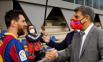 Laporta đang giúp Barca giữ chân được Messi