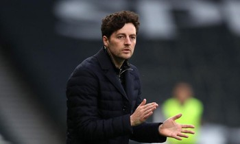 HLV thay thế Mourinho đi vào lịch sử Ngoại hạng Anh