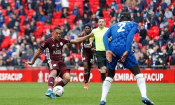Pha ghi bàn duy nhất chấm dứt hy vọng giành cúp của Tielemans