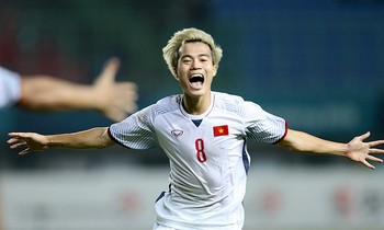 Nguyễn Văn Toàn lần đầu đá chính ở ASIAD 18