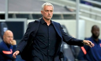 HLV Mourinho xác định buông sân chơi cúp Liên đoàn Anh