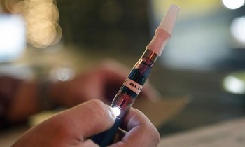 Gia tăng học sinh dùng thuốc lá điện tử