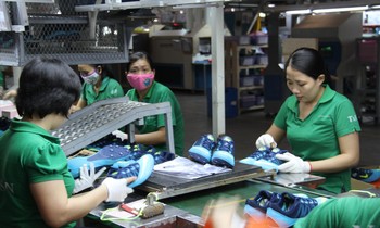Đối mặt nguy cơ bùng phát dịch COVID-19, các doanh nghiệp “3 tại chỗ” đang rất cần vắc-xin để tiêm cho công nhân